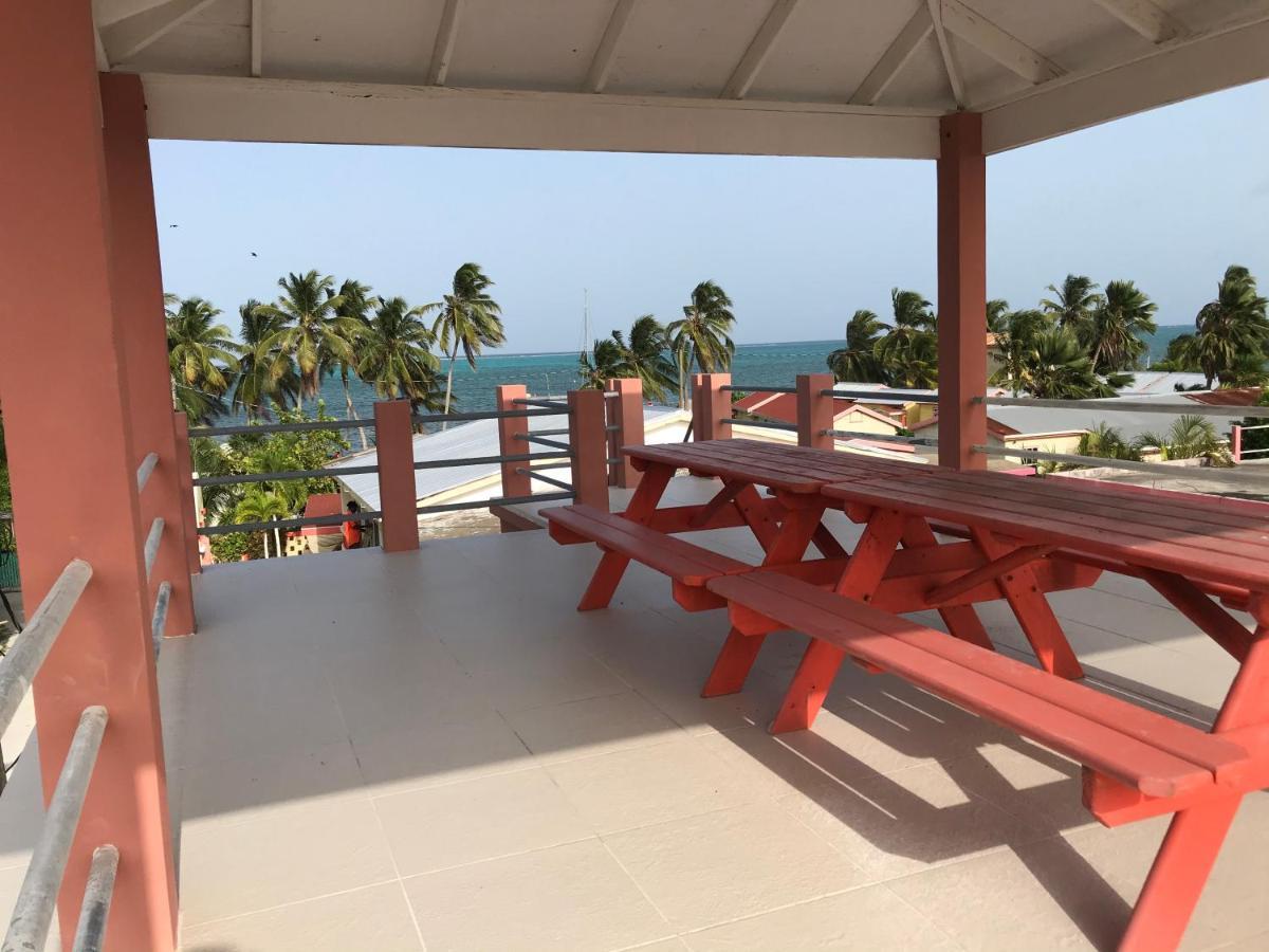Tropical Paradise Express Caye Caulker Exterior photo