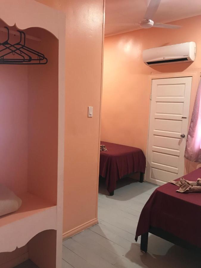 Tropical Paradise Express Caye Caulker Exterior photo