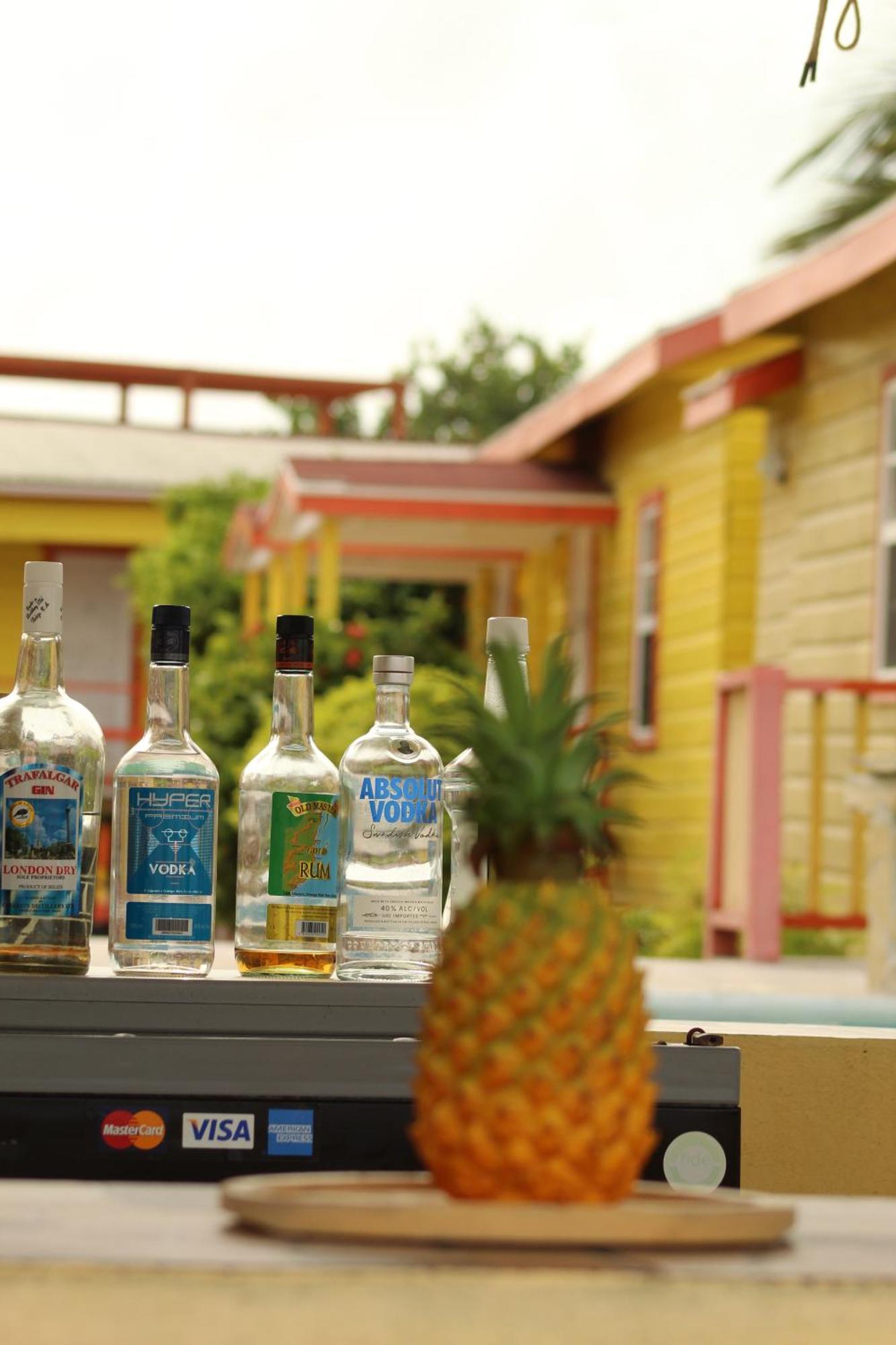 Tropical Paradise Express Caye Caulker Exterior photo