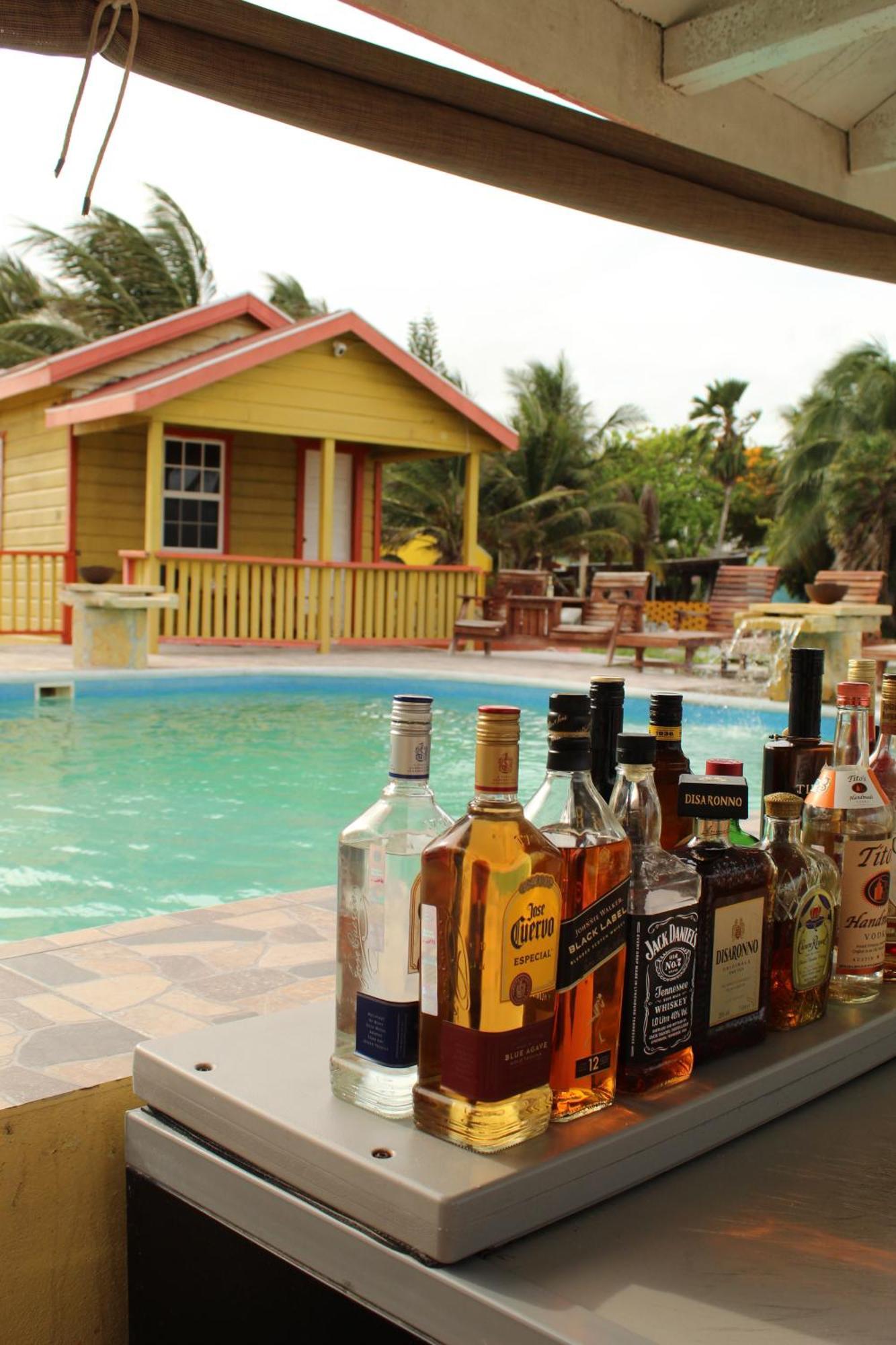 Tropical Paradise Express Caye Caulker Exterior photo